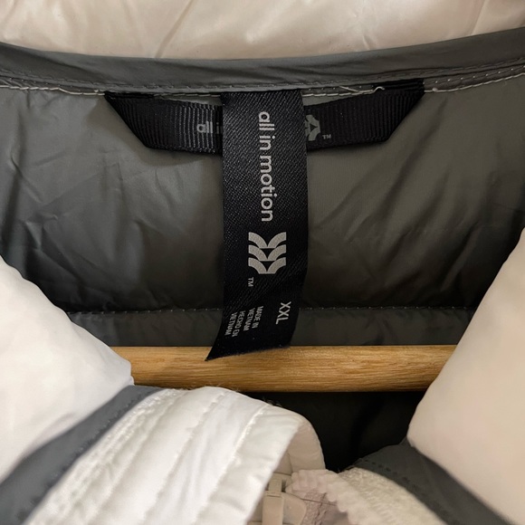 BNWOT All-in-Motion Packable Puffer Jacket - Picture 2 of 2